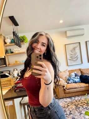 Meet your Posher, Lauren
